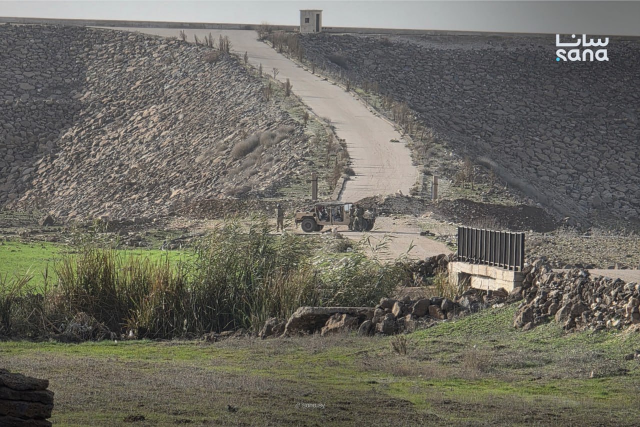 Israeli occupation forces arrest two Syrian minors in southern Quneitra countryside